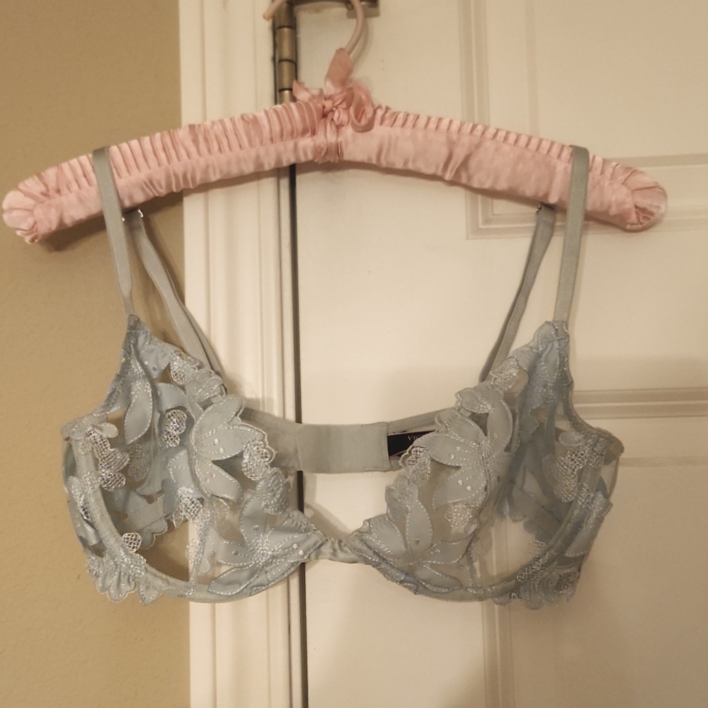 Victoria Secret Lacy Bra